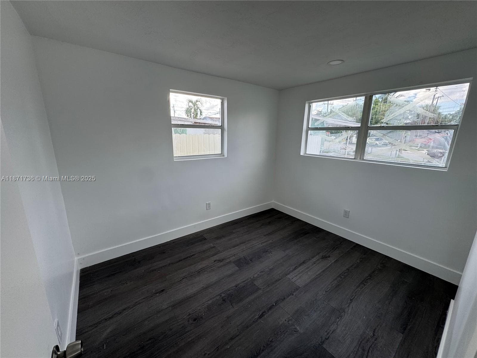 685 SE Park Dr, Hialeah FL 33010 — 12