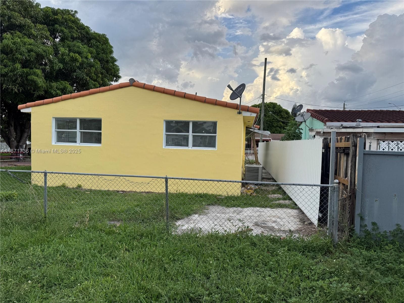 685 SE Park Dr, Hialeah FL 33010 — 3