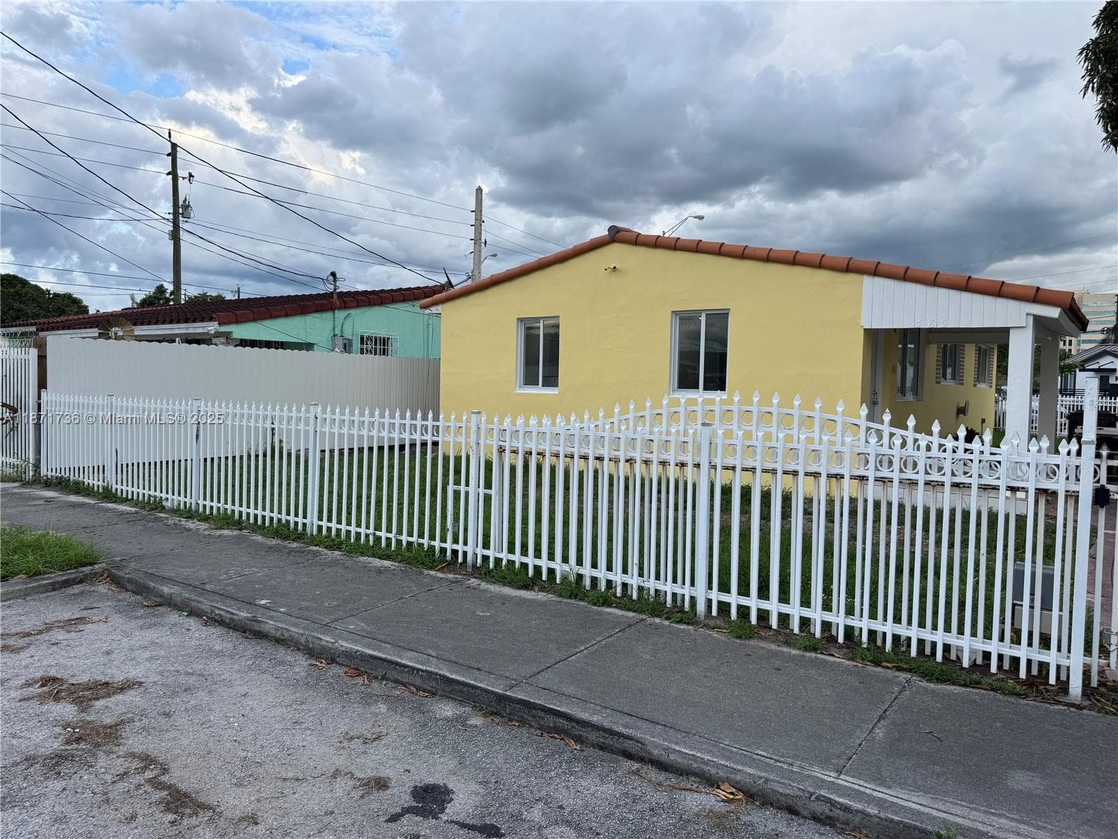 685 SE Park Dr, Hialeah FL 33010 — 5