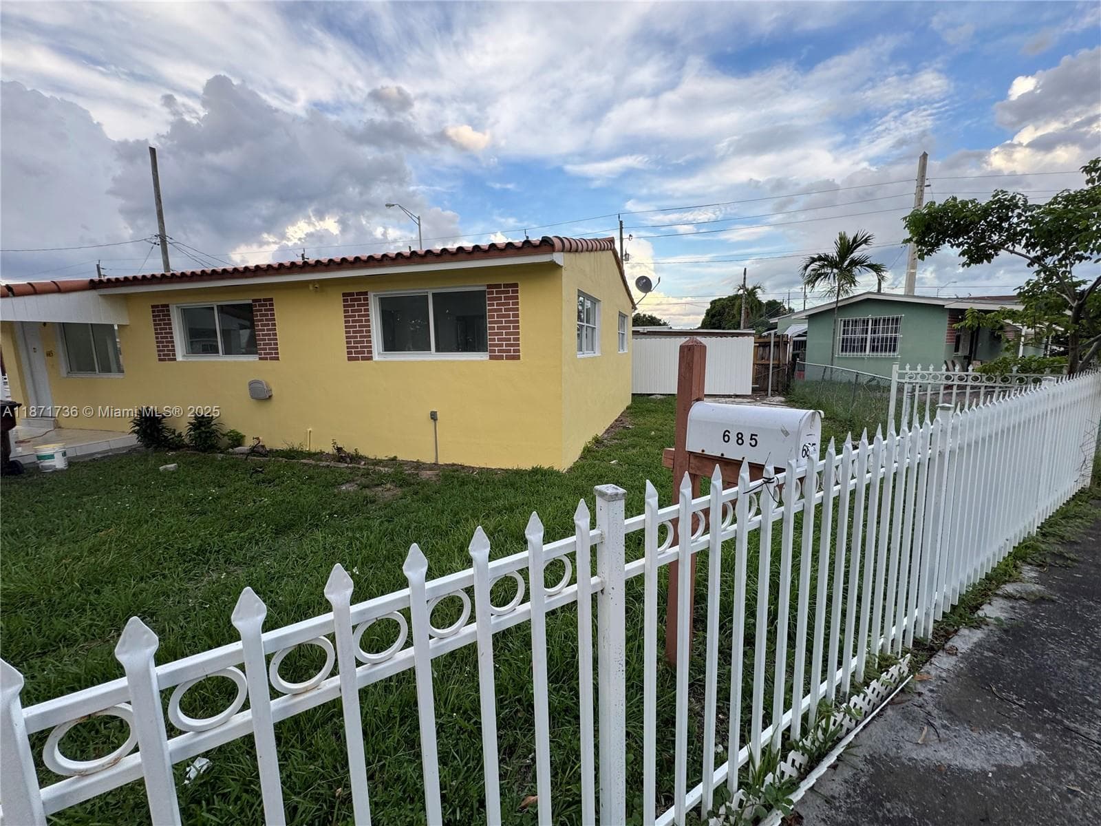 685 SE Park Dr, Hialeah FL 33010 — 4