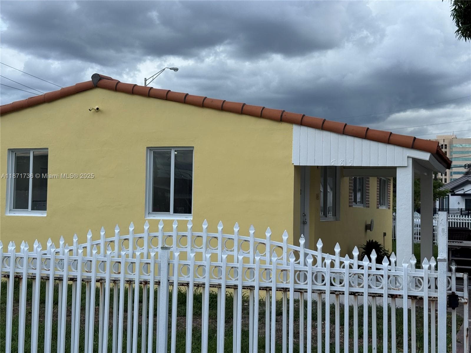 685 SE Park Dr, Hialeah FL 33010 — 8