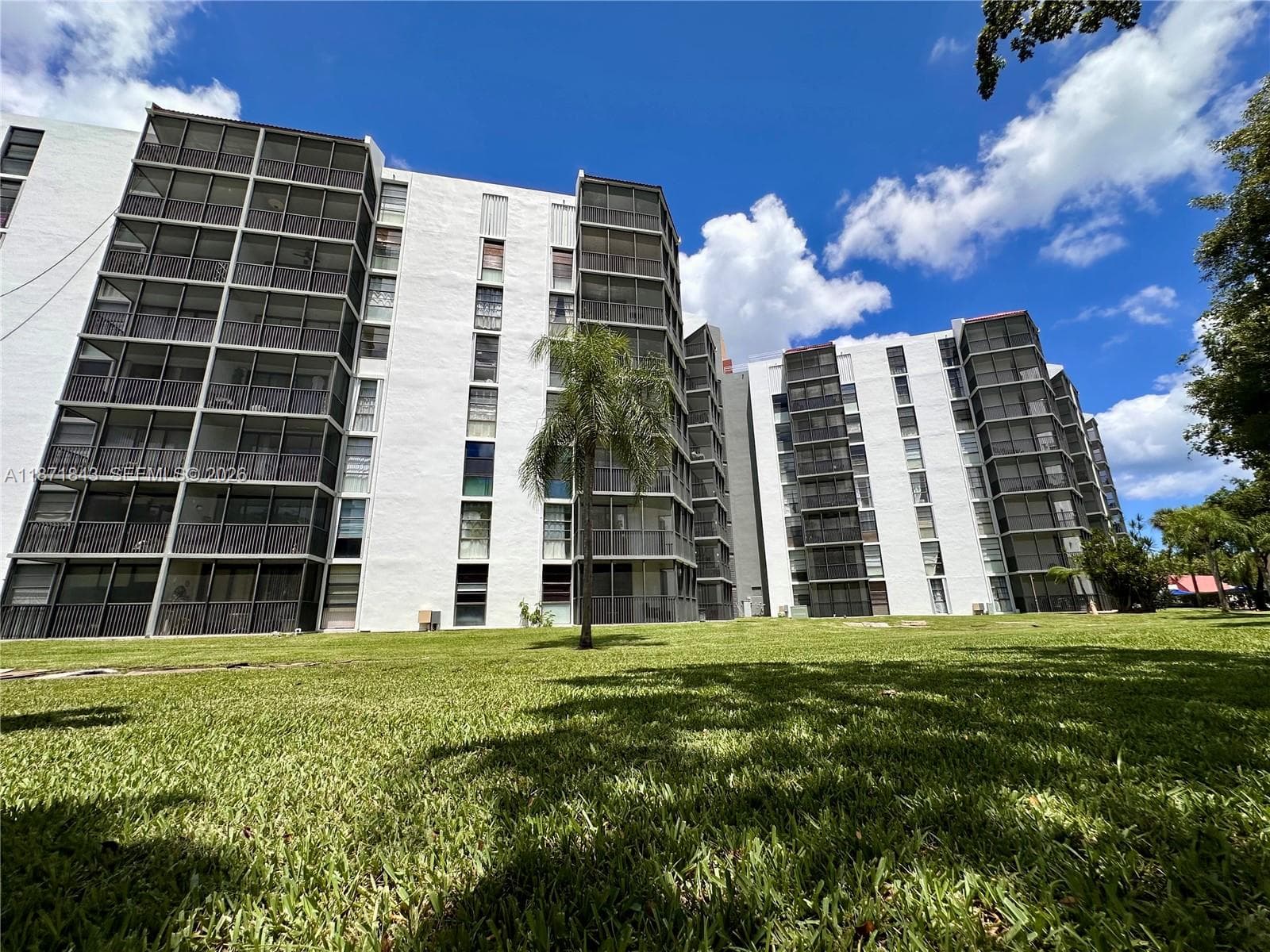 3301 N Country Club Dr # 410, Aventura FL 33180 — 16