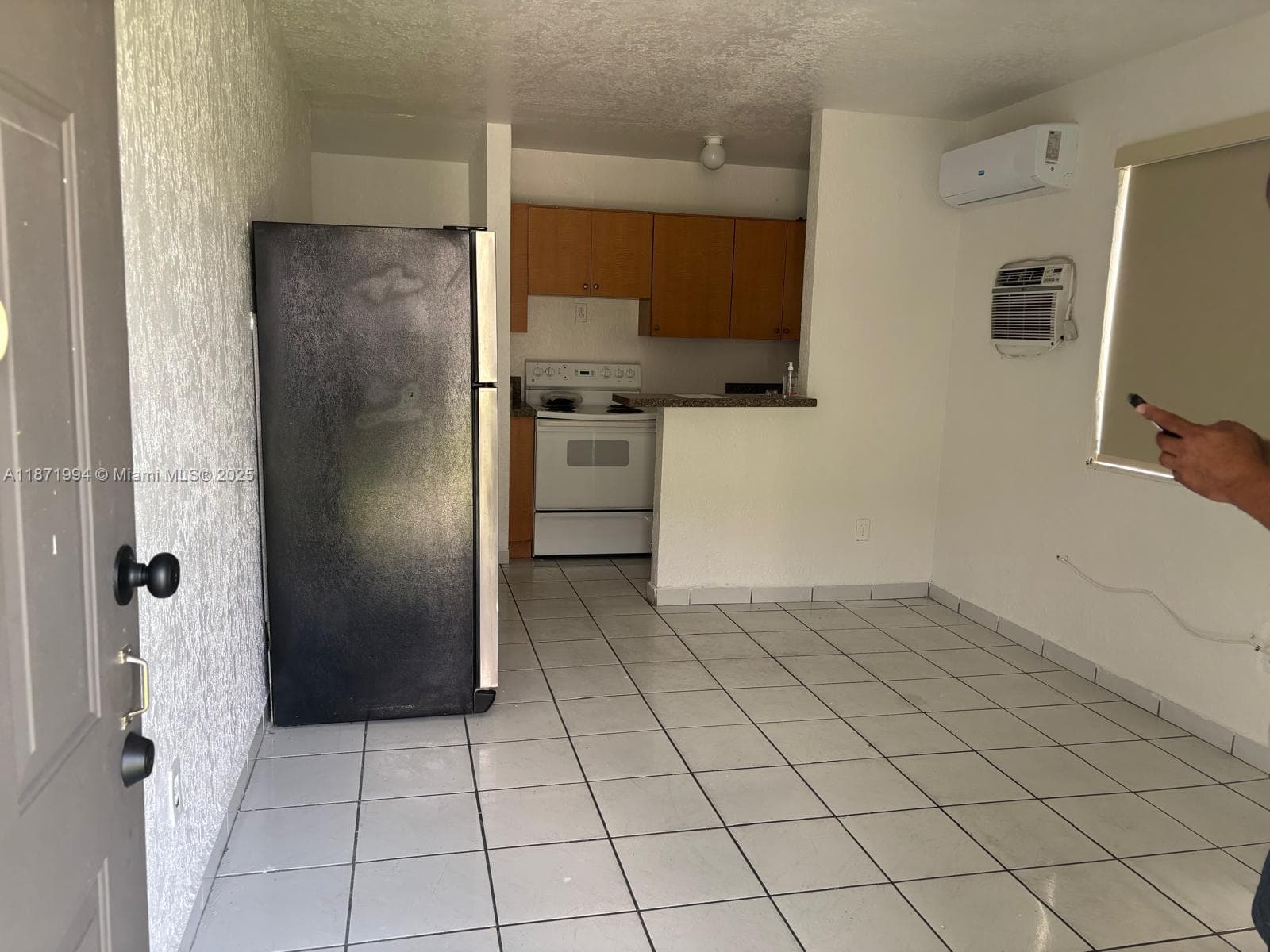 5100 NW 23rd Ave # 1, Miami FL 33142 — 3