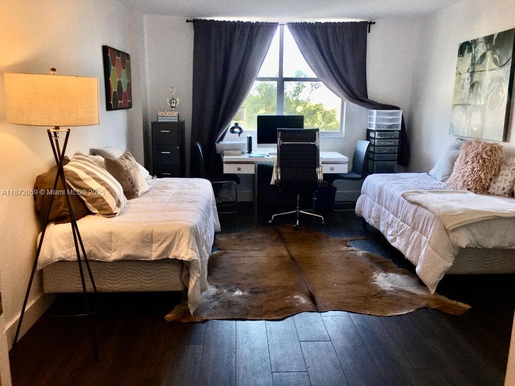 11111 Biscayne Blvd # 4D, Miami FL 33181 — 13