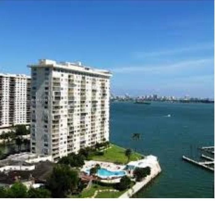11111 Biscayne Blvd # 4D, Miami FL 33181 — 1