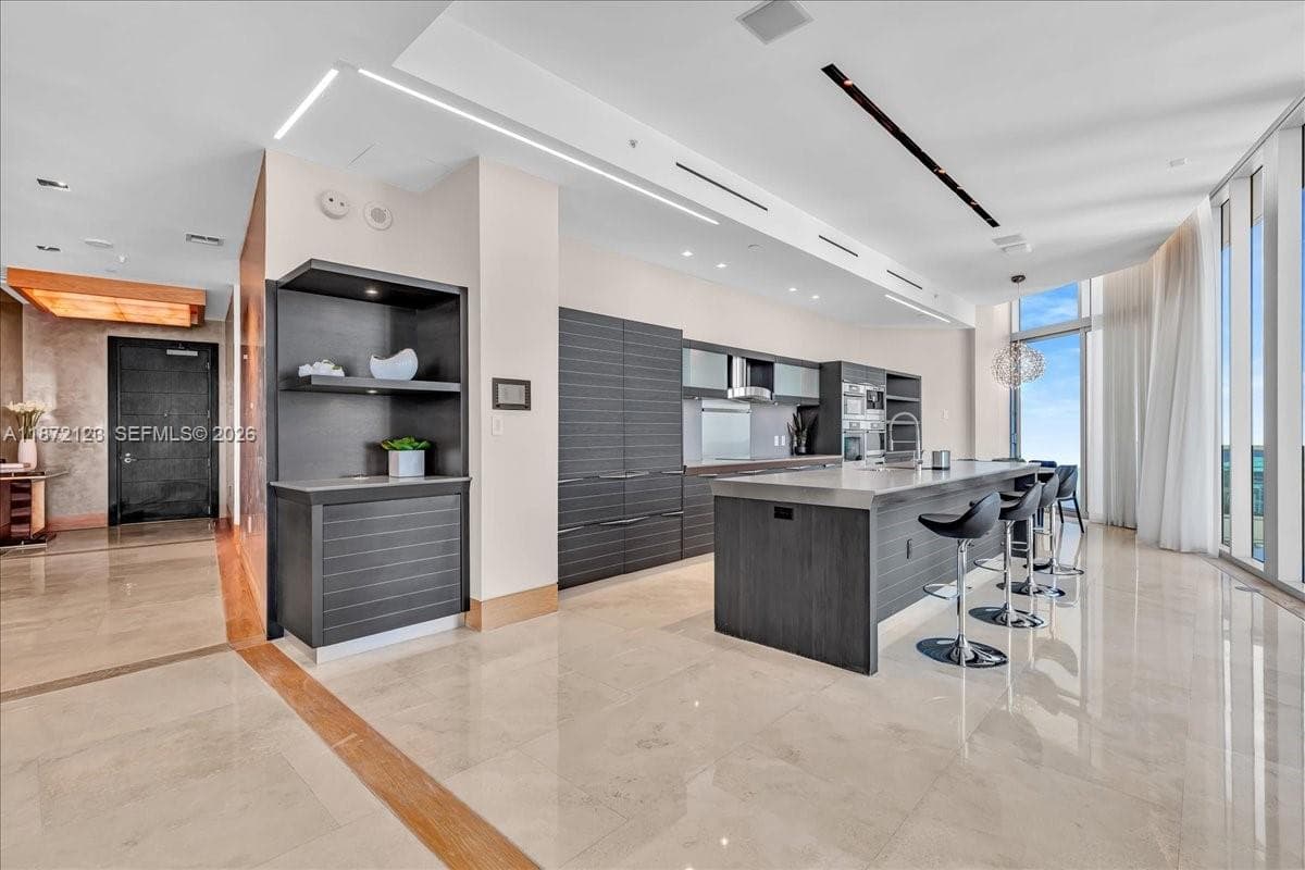 200 Biscayne Boulevard Way # 5401, Miami FL 33131 — 7