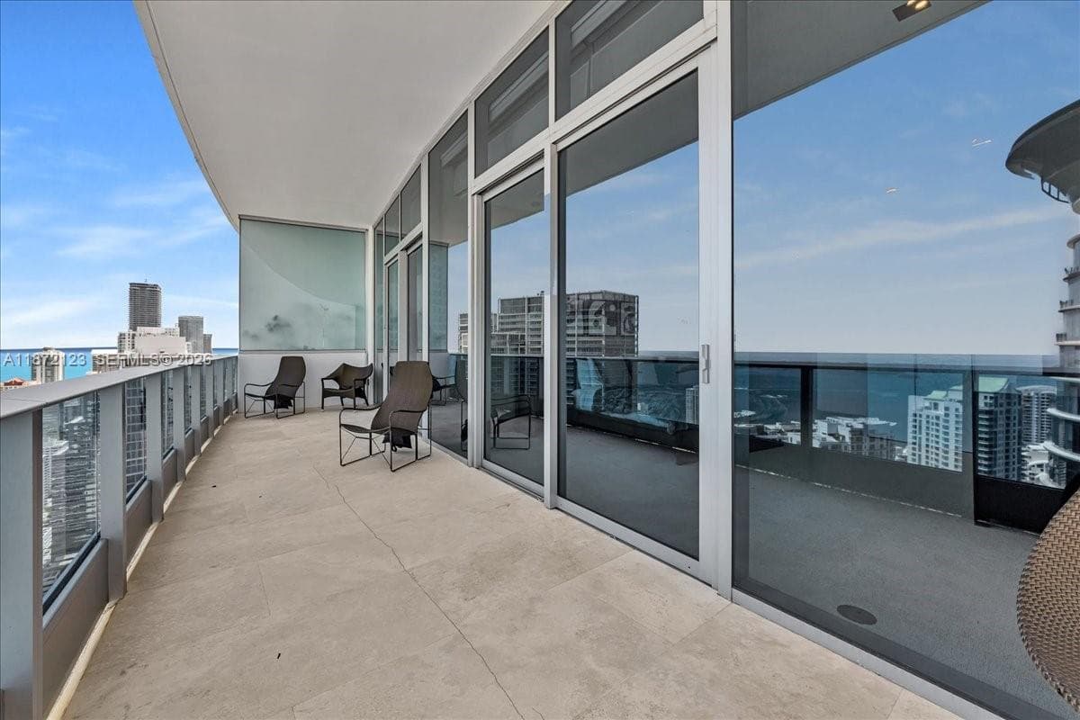 200 Biscayne Boulevard Way # 5401, Miami FL 33131 — 14
