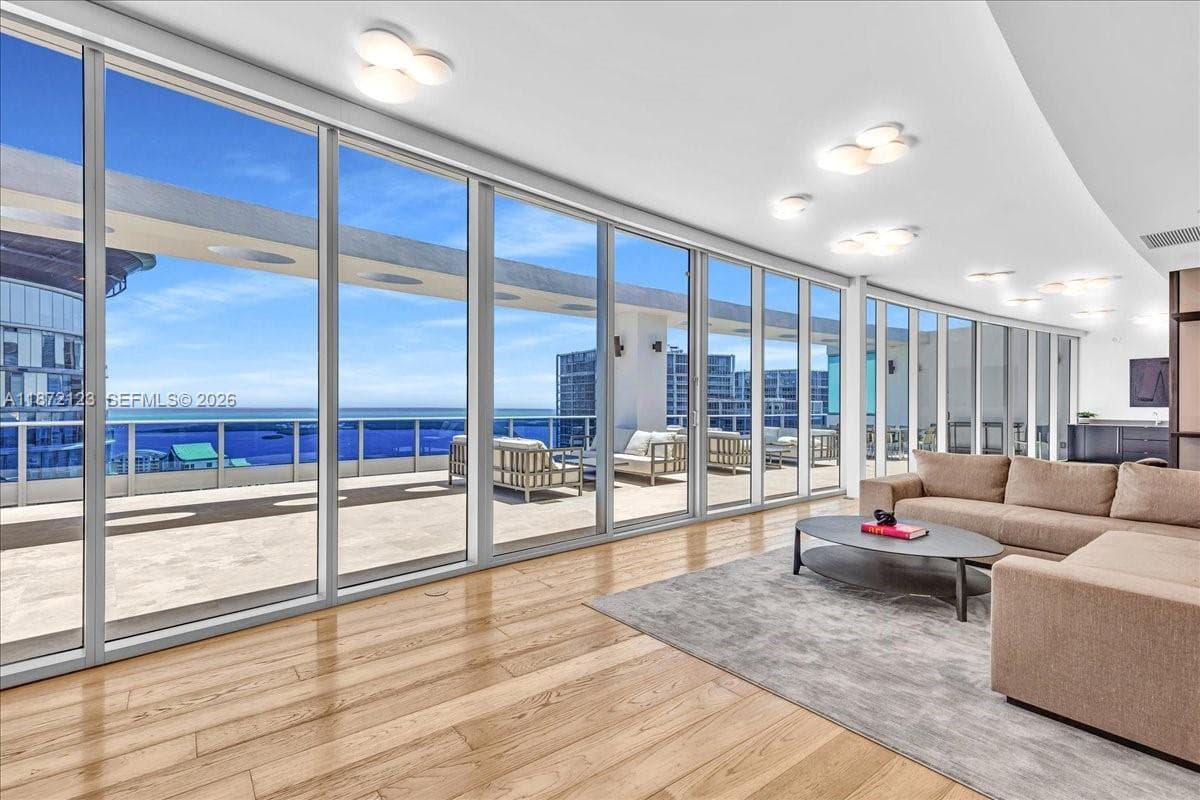 200 Biscayne Boulevard Way # 5401, Miami FL 33131 — 37