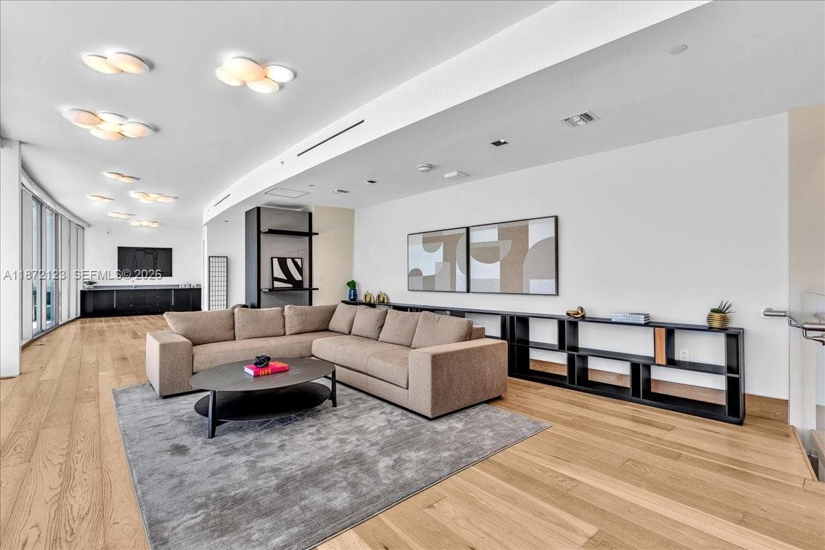 200 Biscayne Boulevard Way # 5401, Miami FL 33131 — 35