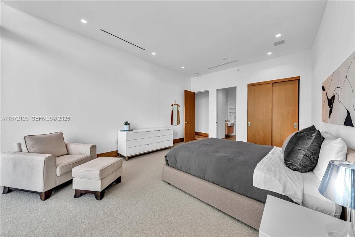 200 Biscayne Boulevard Way # 5401, Miami FL 33131 — 31
