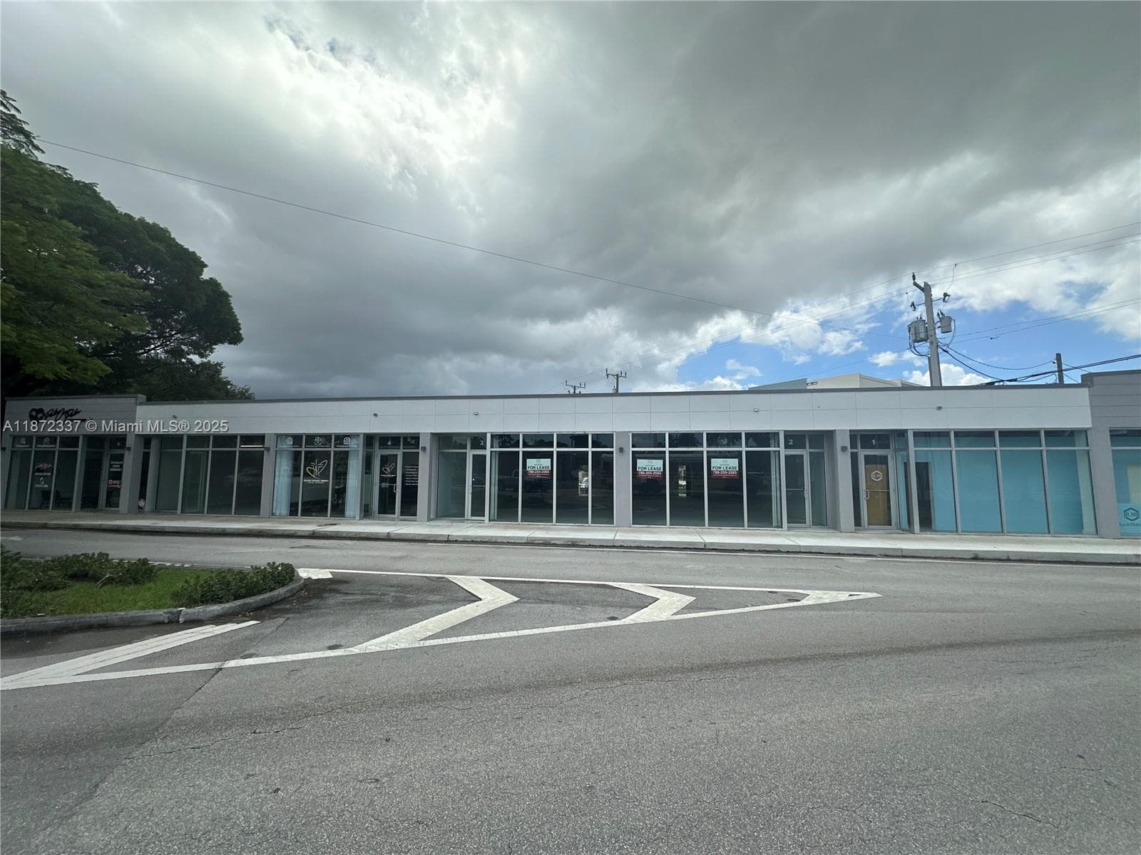 10 S Royal Poinciana Blvd, Miami Springs FL 33166 — 1