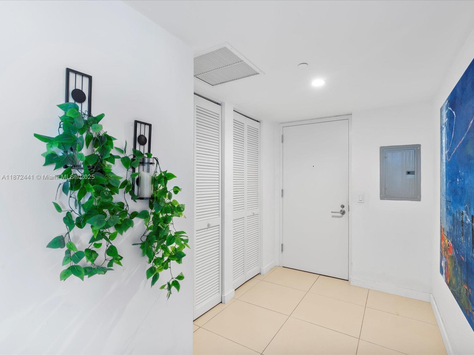 31 SE 6th St # 802, Miami FL 33131 — 2