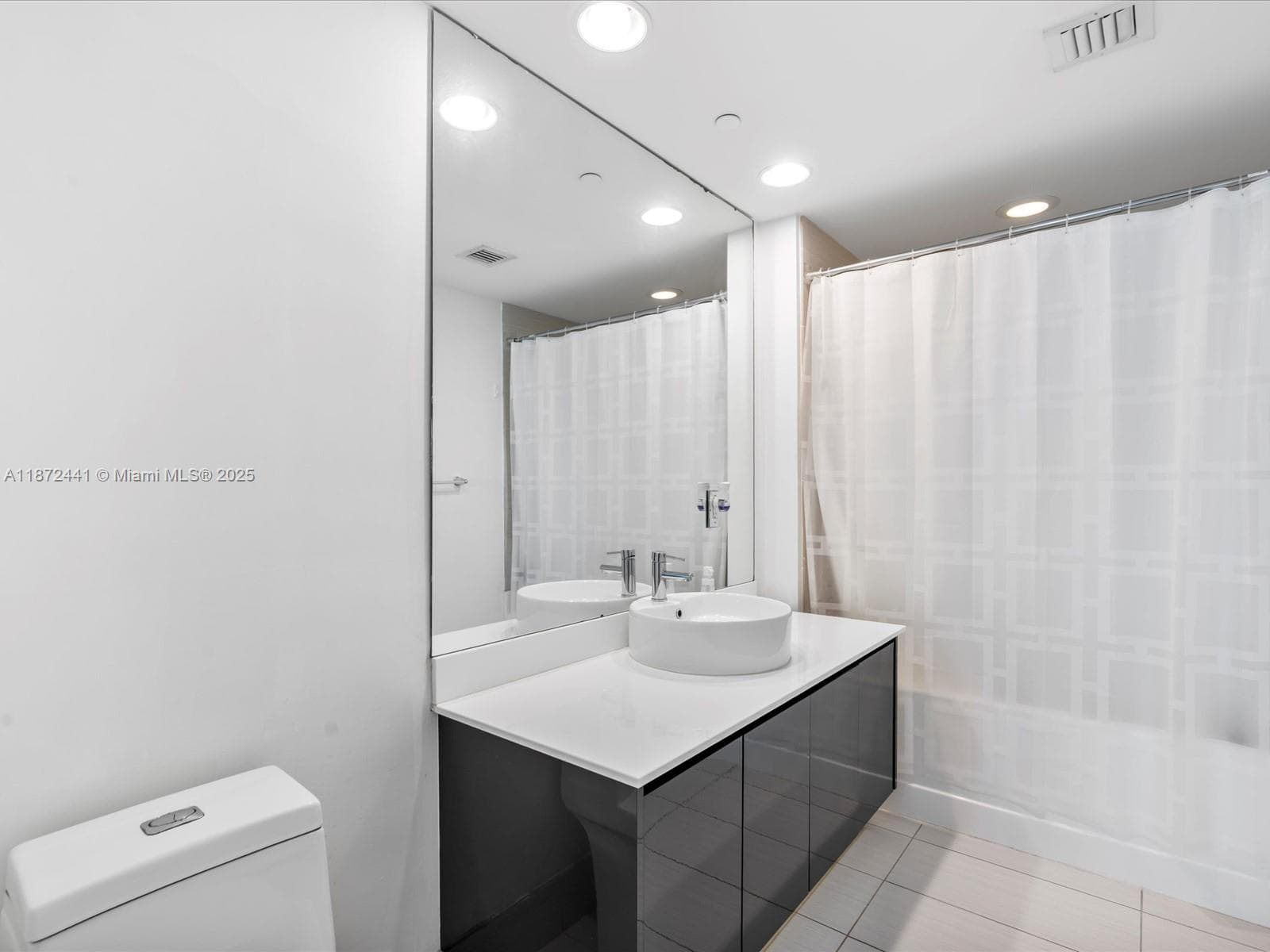 31 SE 6th St # 802, Miami FL 33131 — 26