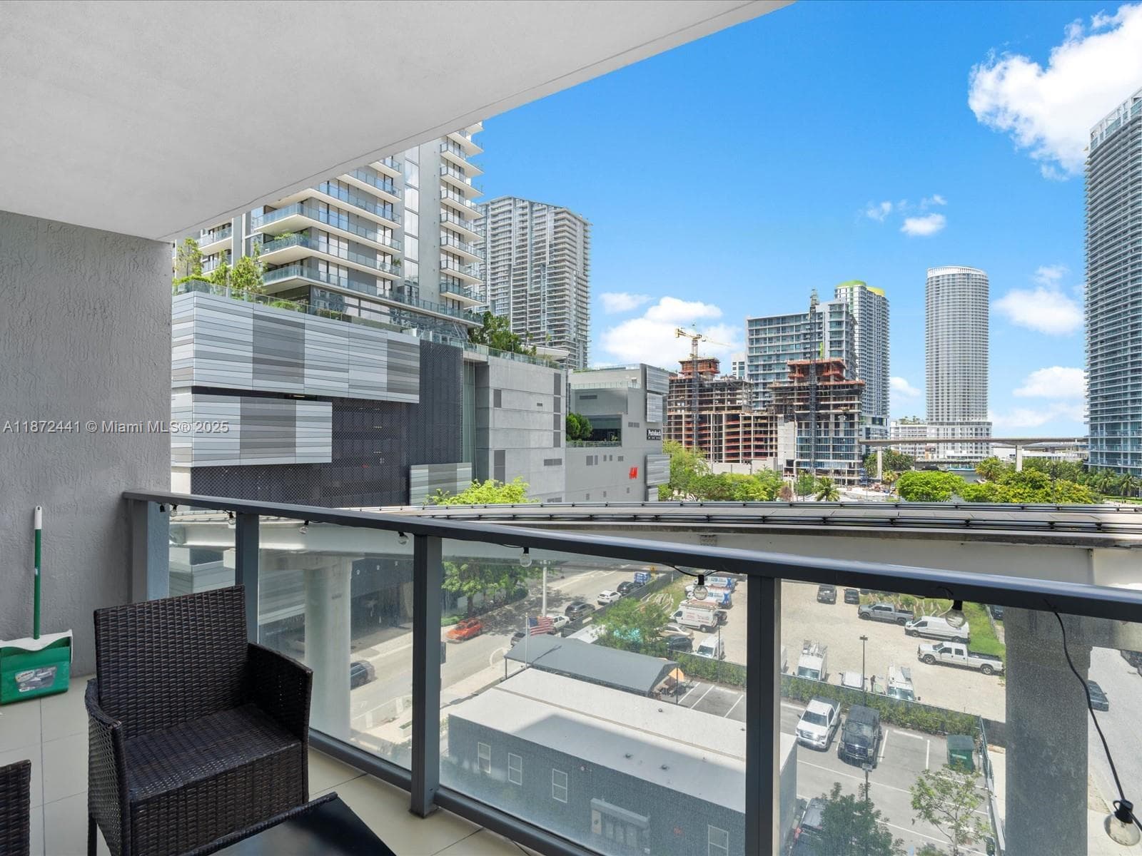 31 SE 6th St # 802, Miami FL 33131 — 32