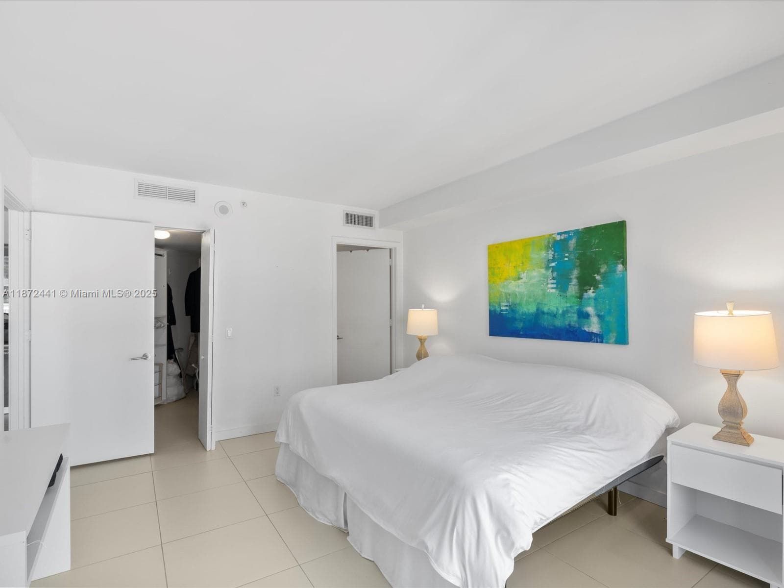 31 SE 6th St # 802, Miami FL 33131 — 24