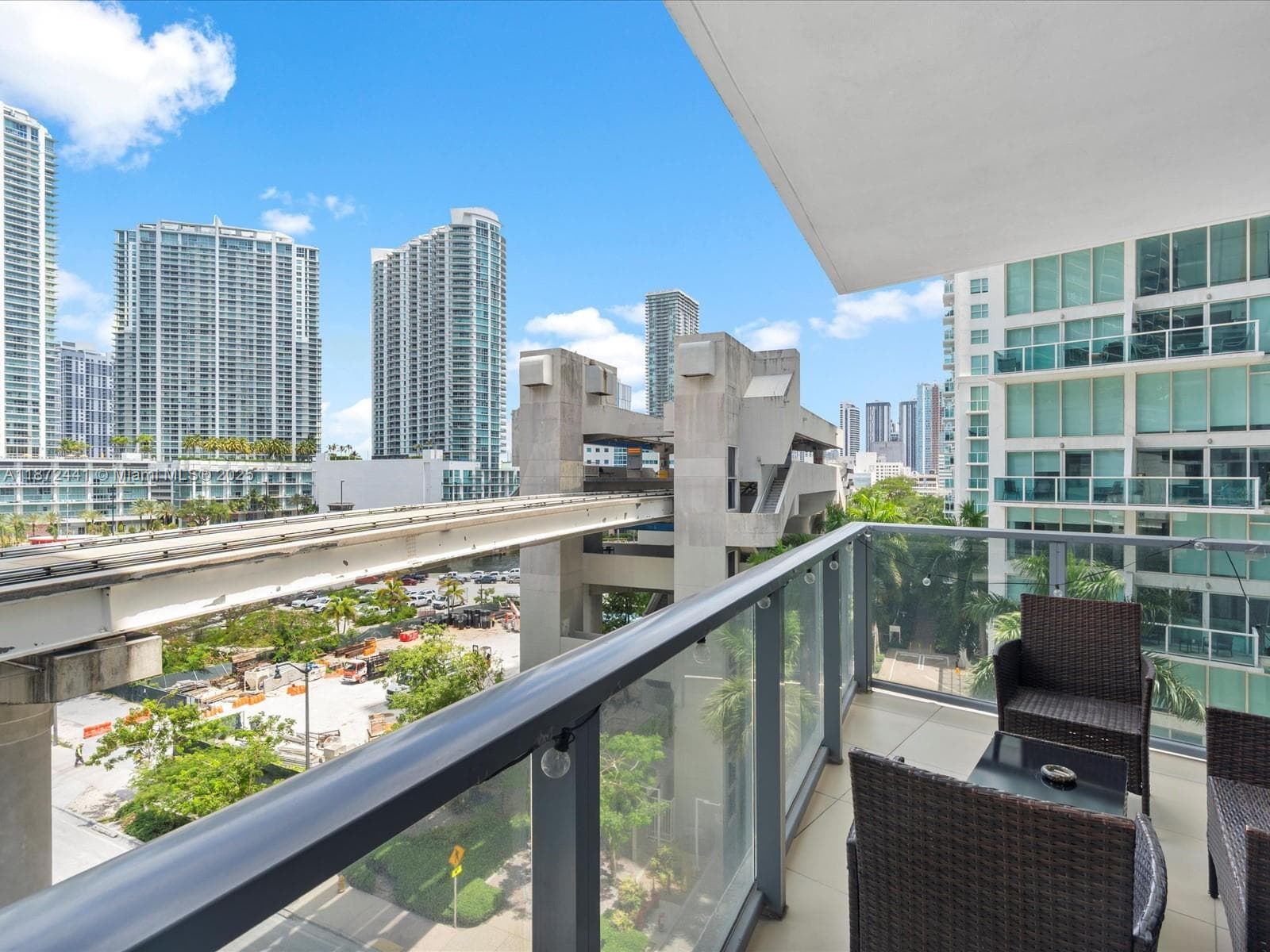 31 SE 6th St # 802, Miami FL 33131 — 30