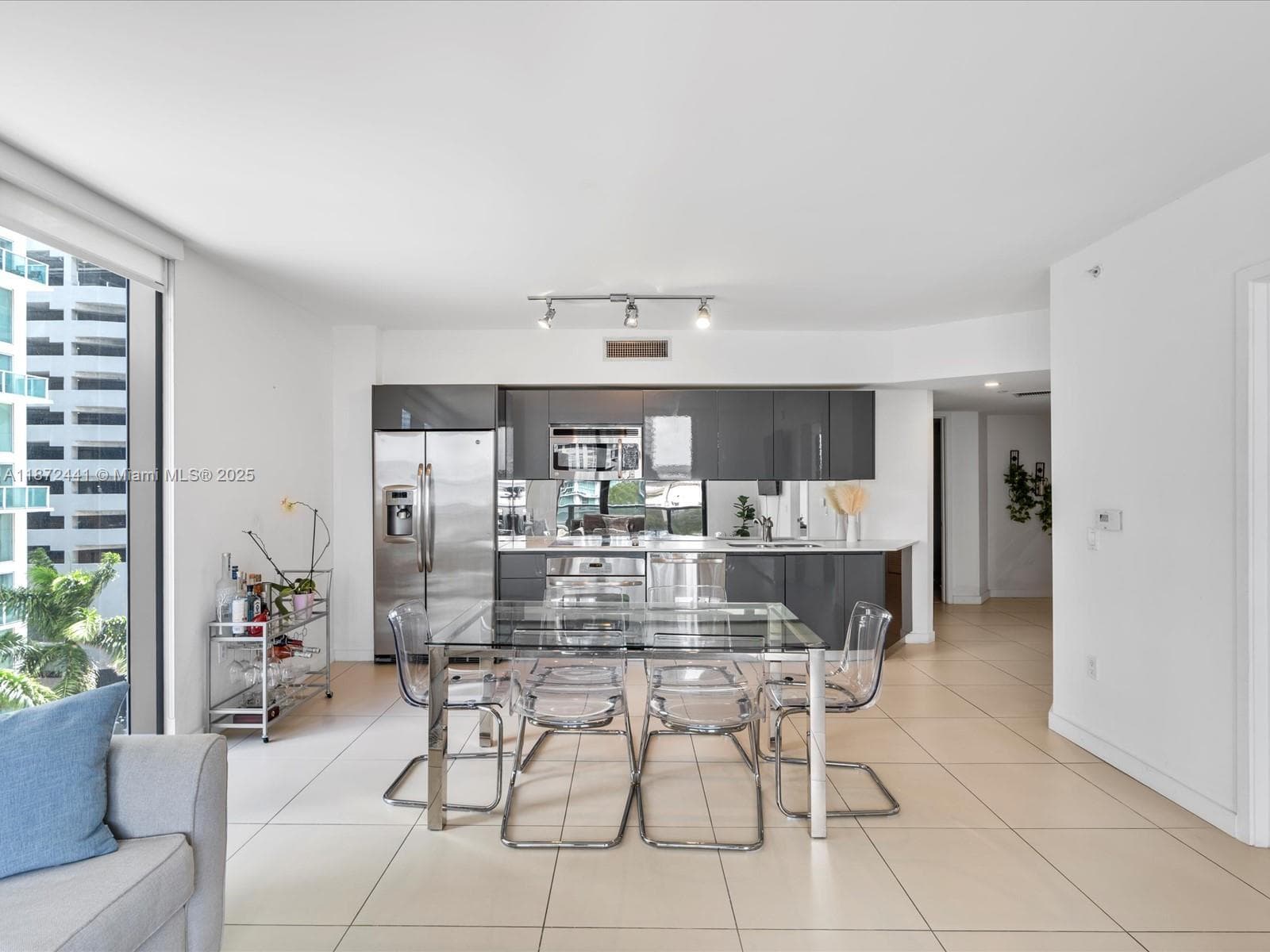 31 SE 6th St # 802, Miami FL 33131 — 14