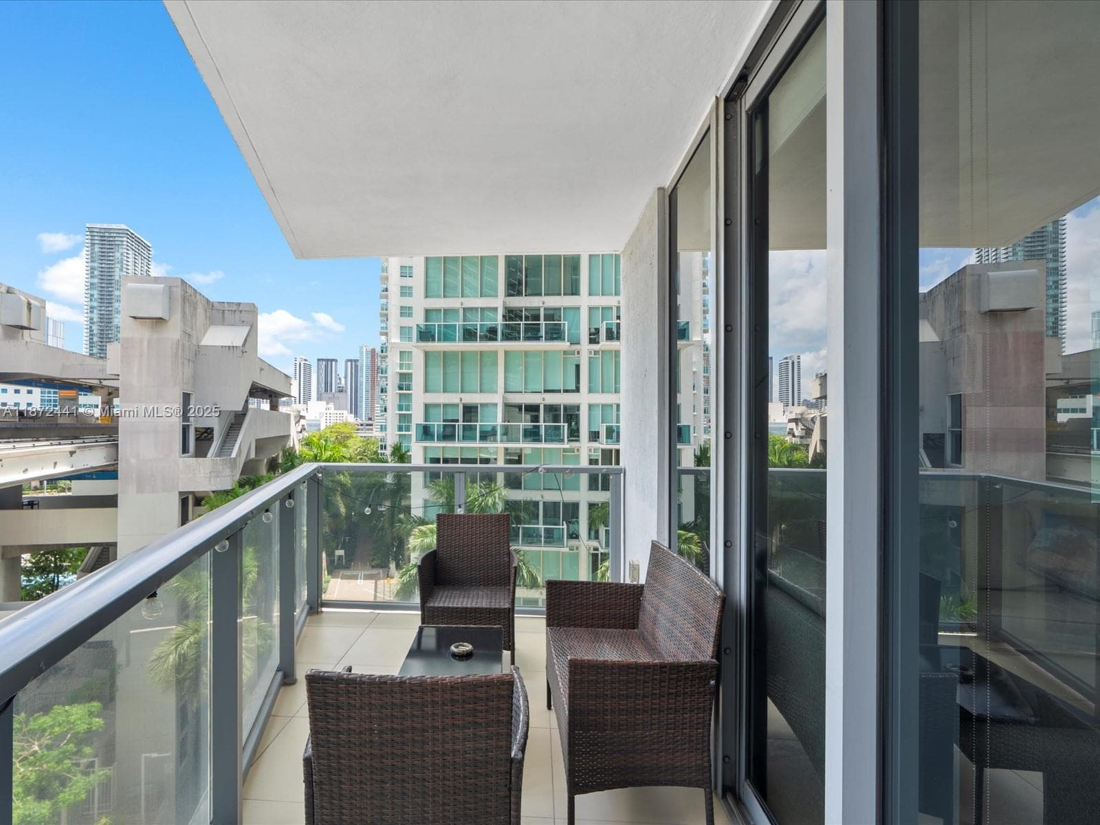 31 SE 6th St # 802, Miami FL 33131 — 31