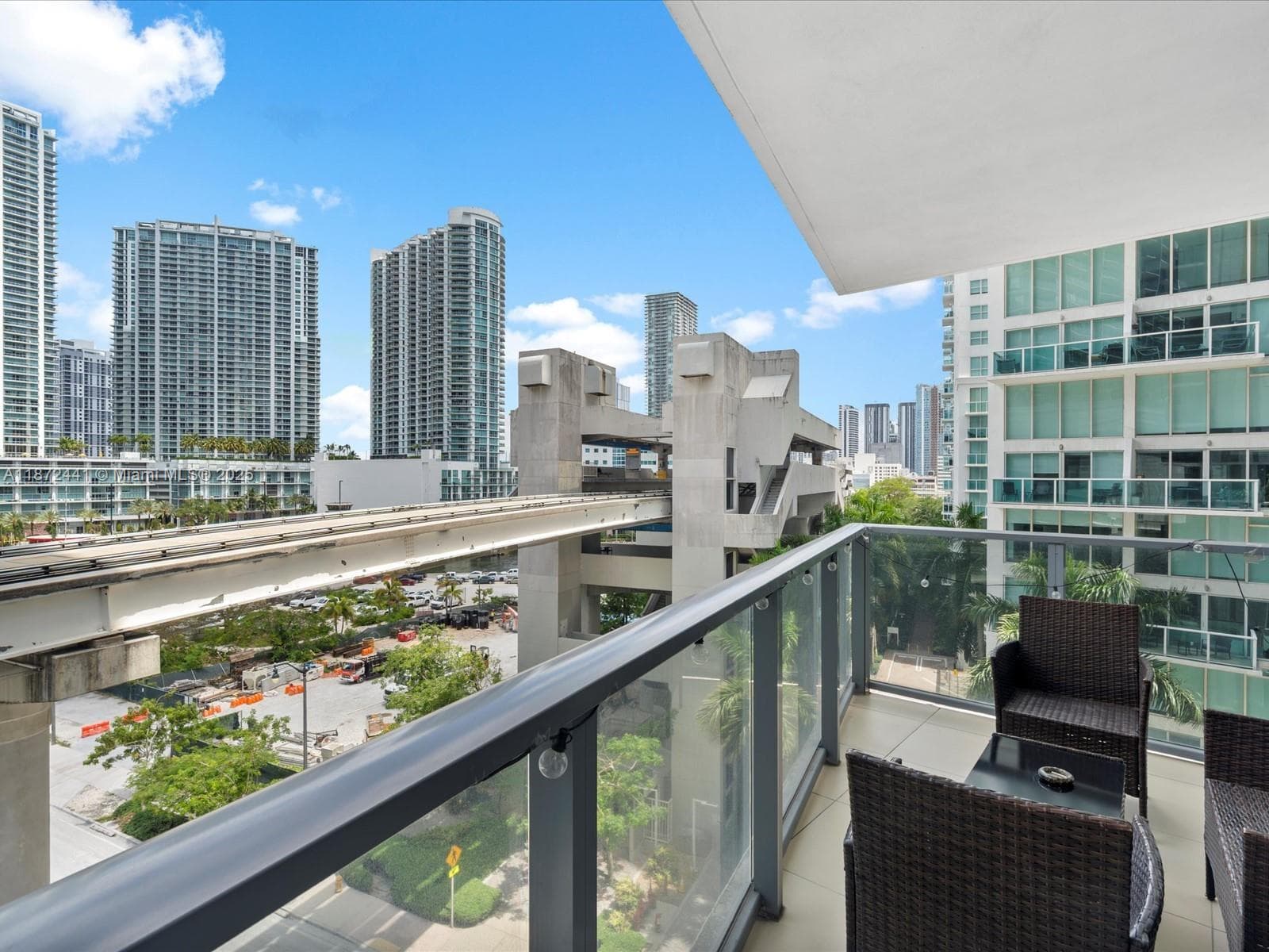 31 SE 6th St # 802, Miami FL 33131 — 29