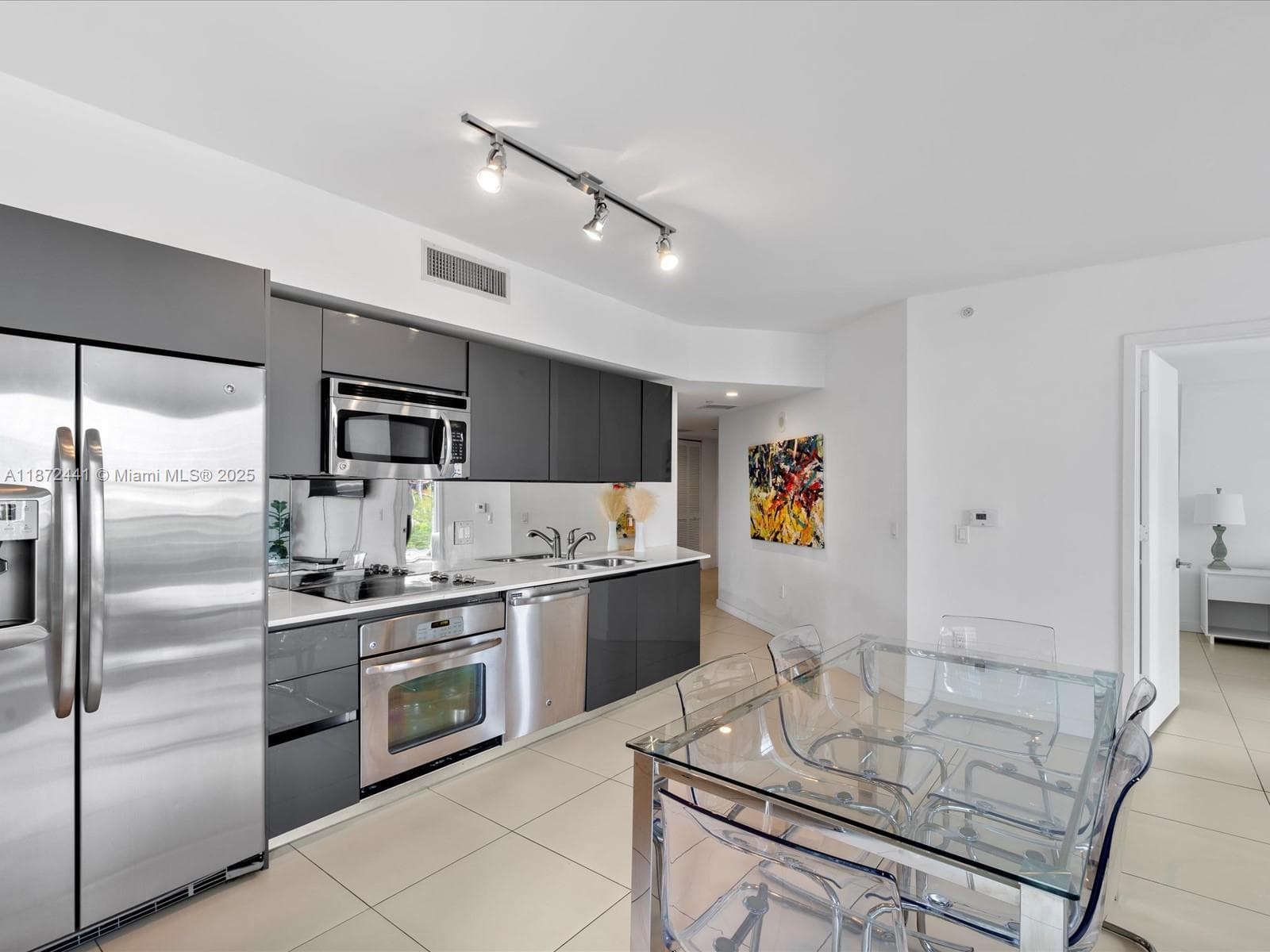 31 SE 6th St # 802, Miami FL 33131 — 8