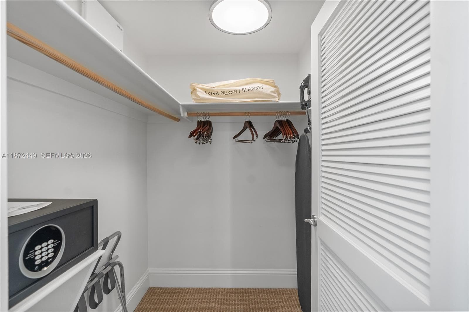 4401 Collins Ave # 2712, Miami Beach FL 33140 — 33