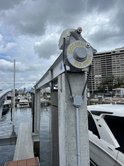 4 Grove Isle Drive Slip C-13, Coconut Grove FL 33133 — 6