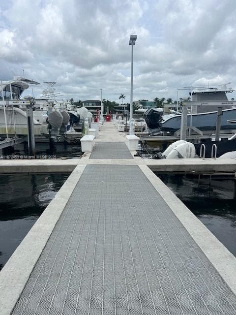 4 Grove Isle Drive Slip C-13, Coconut Grove FL 33133 — 4