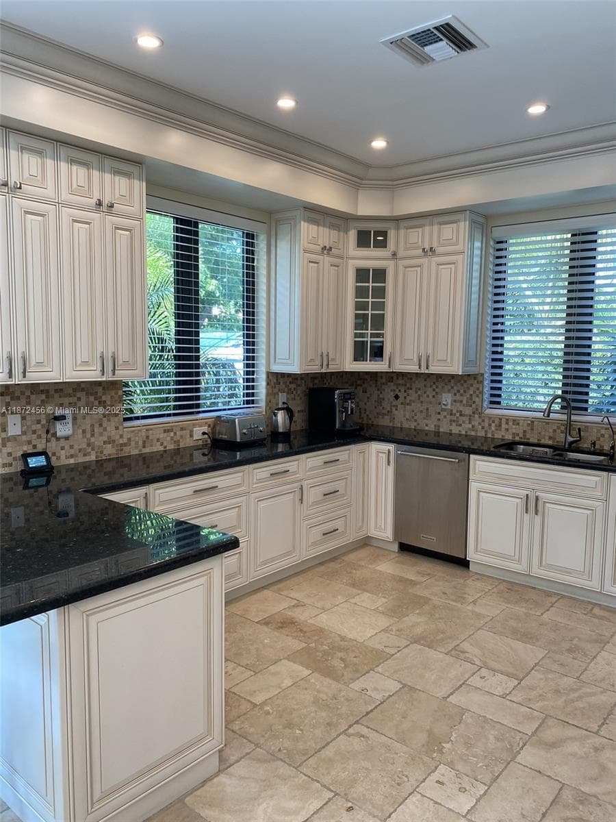 343 190th St, Sunny Isles Beach FL 33160 — 12