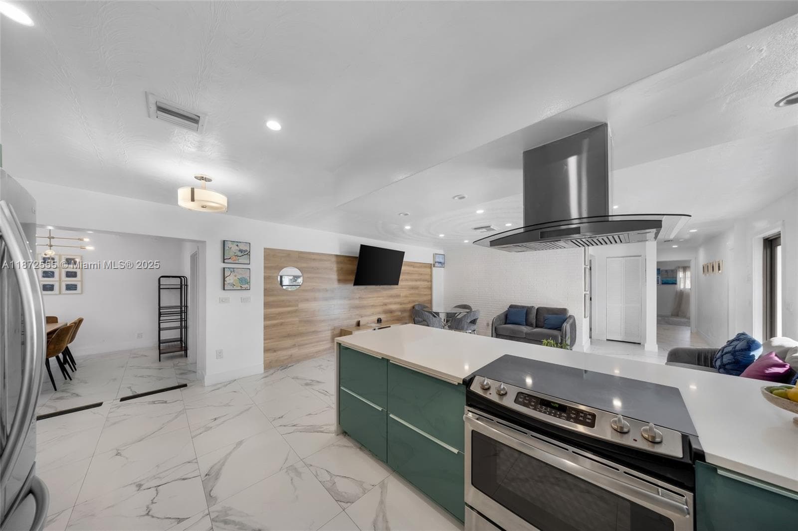 11420 NE 4th Ave, Miami FL 33161 — 9