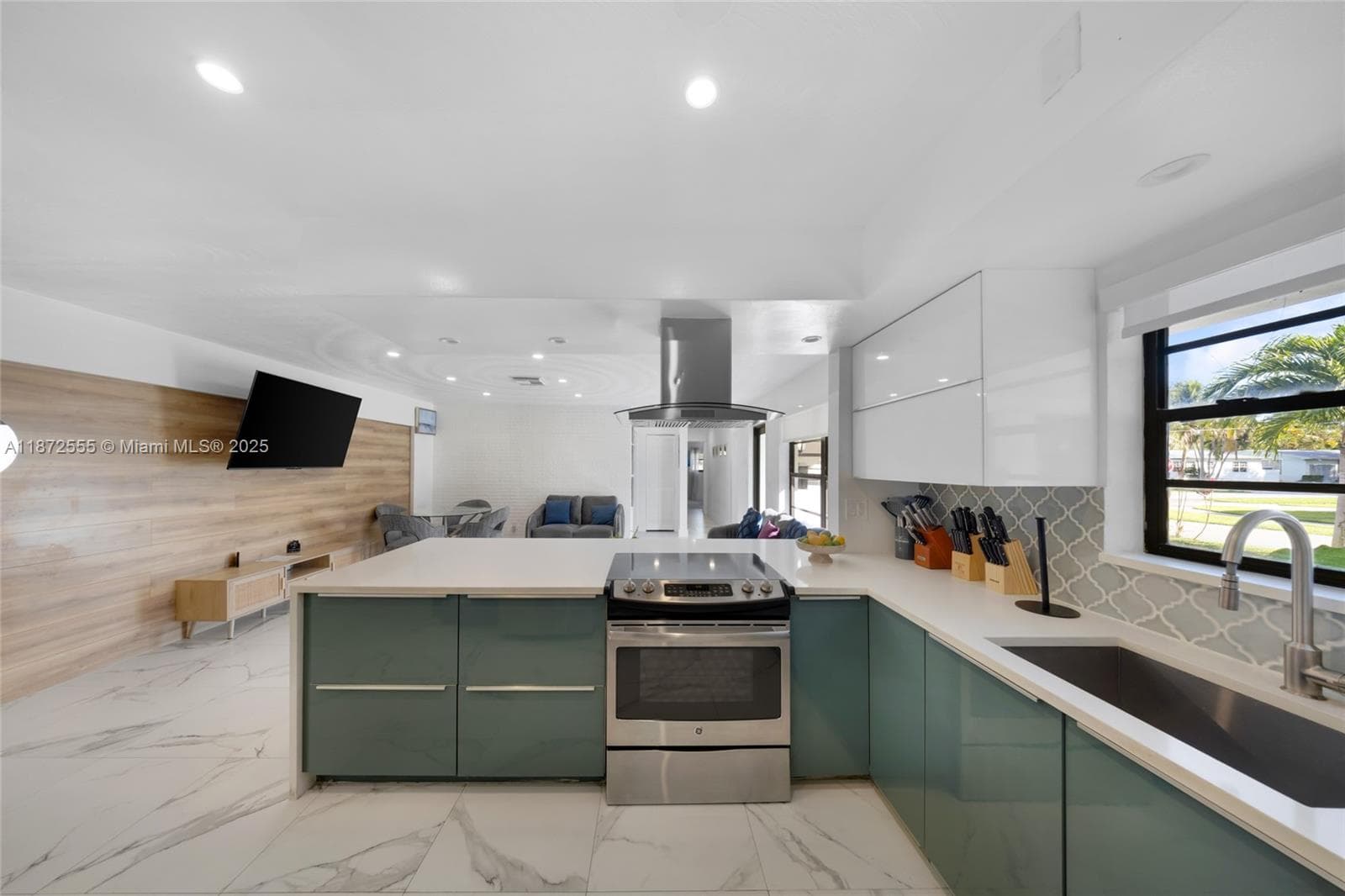 11420 NE 4th Ave, Miami FL 33161 — 8