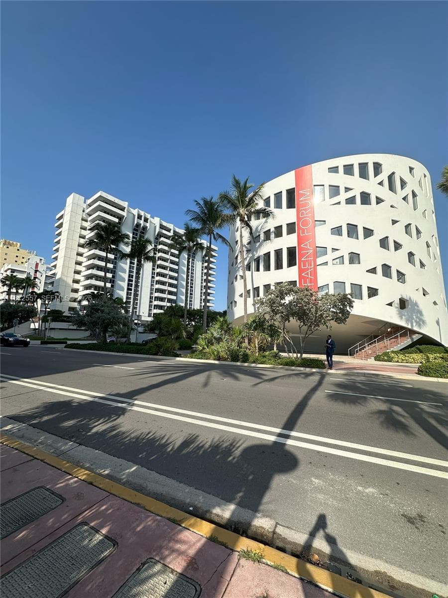 3200 Collins Ave # 3, Miami Beach FL 33140 — 23