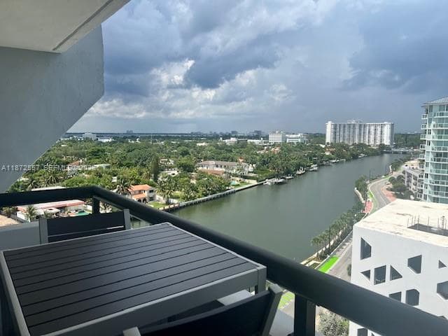 3200 Collins Ave # 3, Miami Beach FL 33140 — 2