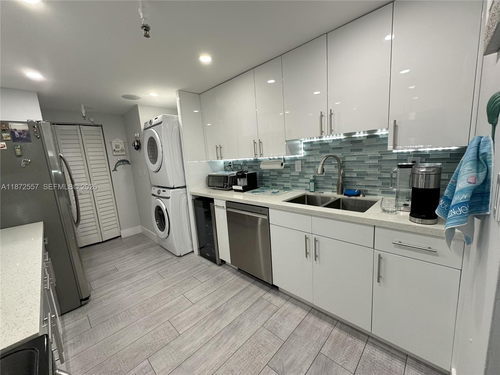 3200 Collins Ave # 3, Miami Beach FL 33140 — 6