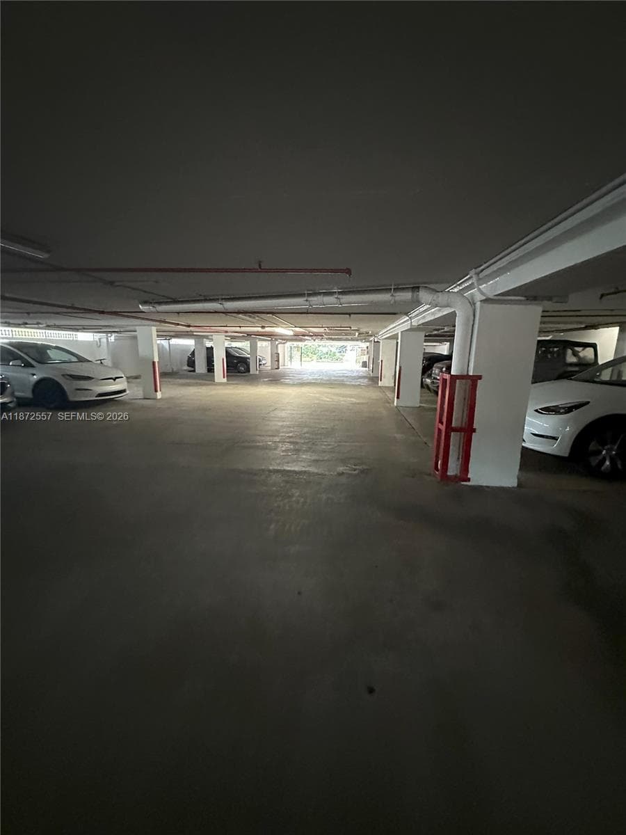 3200 Collins Ave # 3, Miami Beach FL 33140 — 36