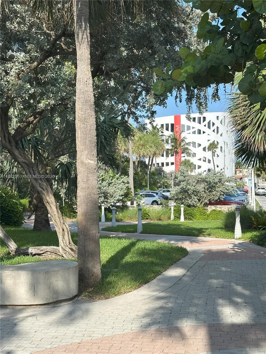 3200 Collins Ave # 3, Miami Beach FL 33140 — 28