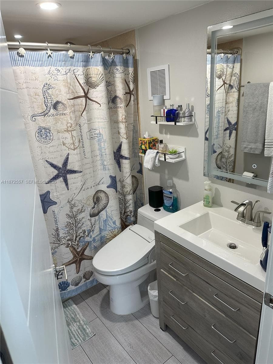 3200 Collins Ave # 3, Miami Beach FL 33140 — 20