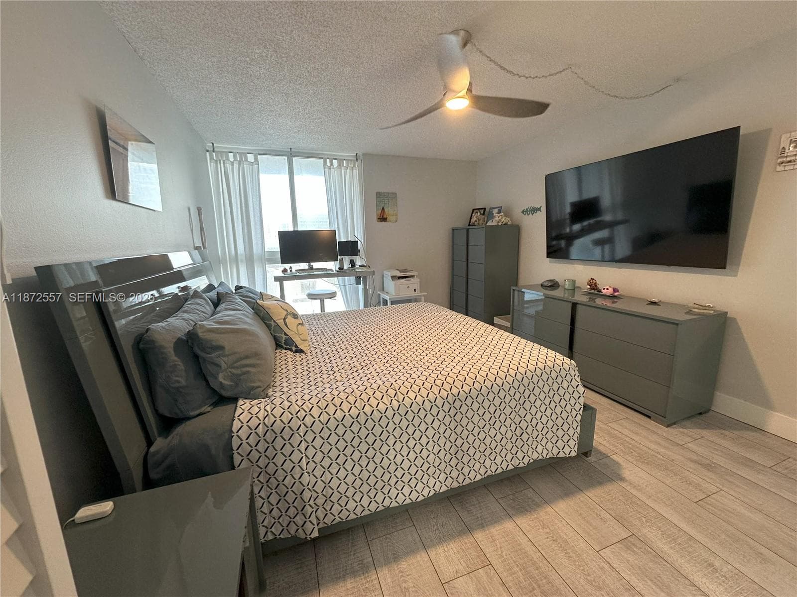 3200 Collins Ave # 3, Miami Beach FL 33140 — 14