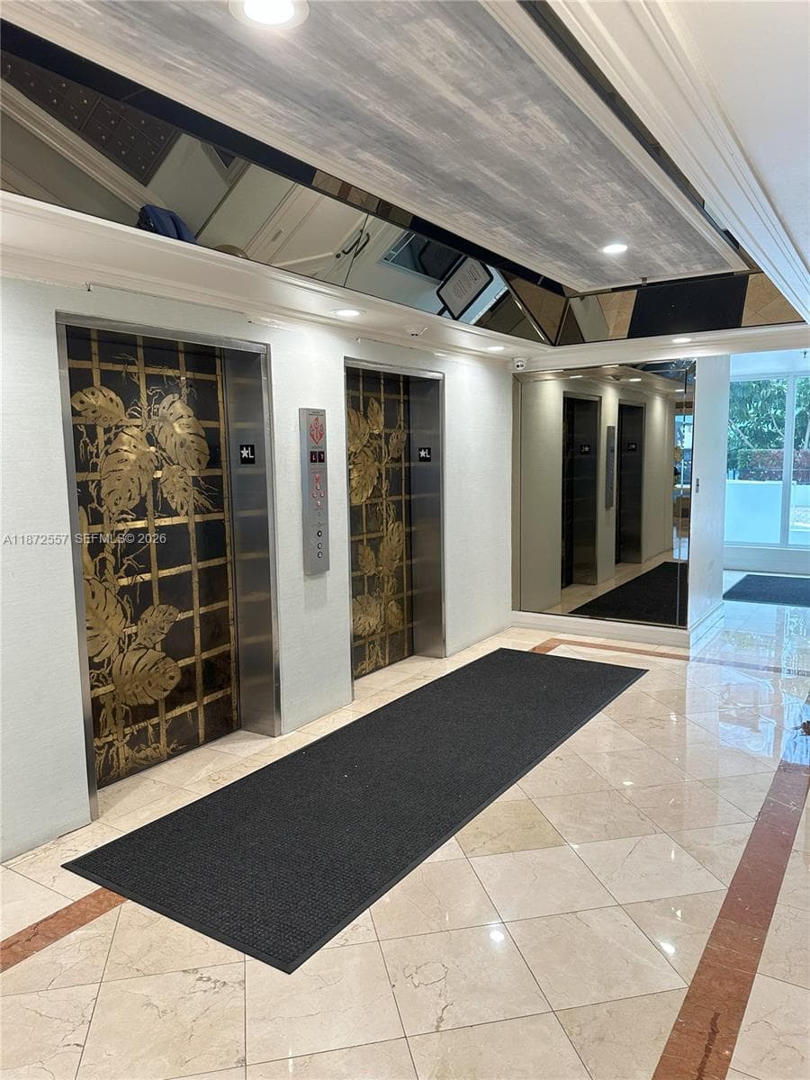 3200 Collins Ave # 3, Miami Beach FL 33140 — 25