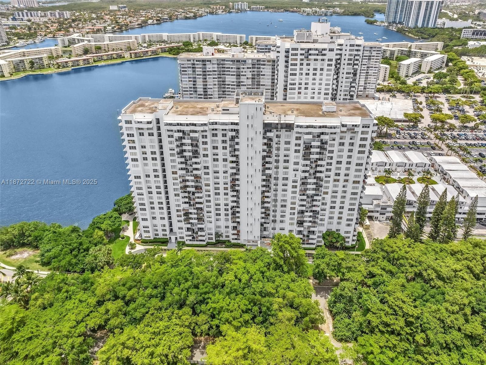 2780 NE 183rd St # 302, Aventura FL 33160 — 13