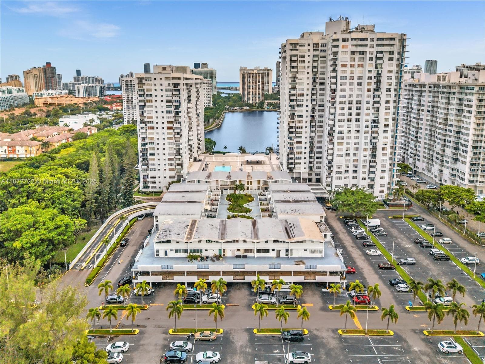 2780 NE 183rd St # 302, Aventura FL 33160 — 40