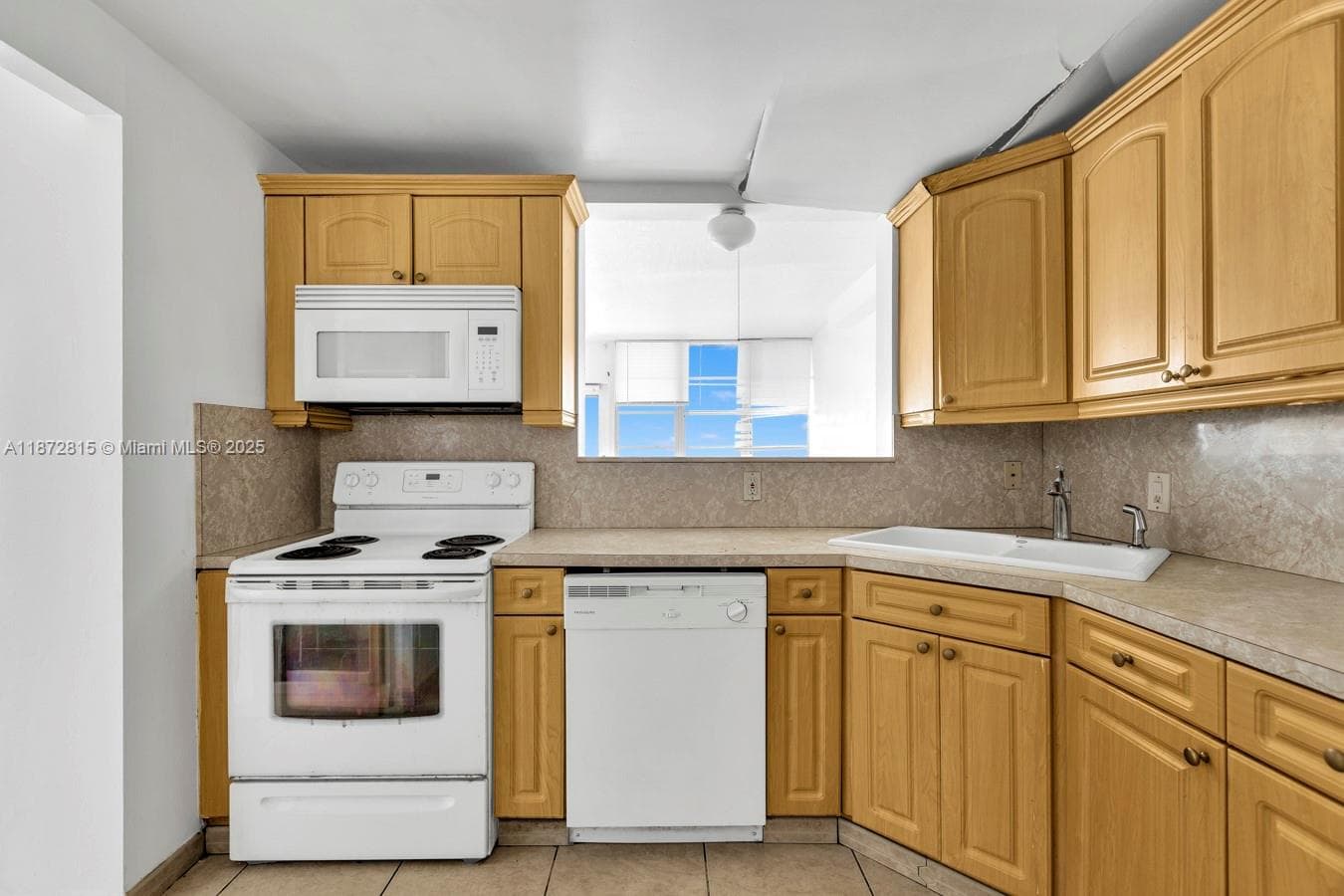 2025 NE 164th St # 510, North Miami Beach FL 33162 — 6