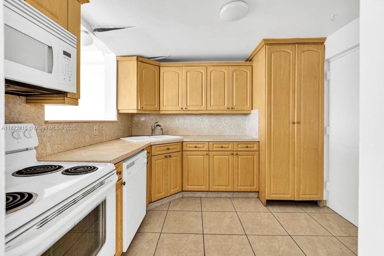 2025 NE 164th St # 510, North Miami Beach FL 33162 — 5