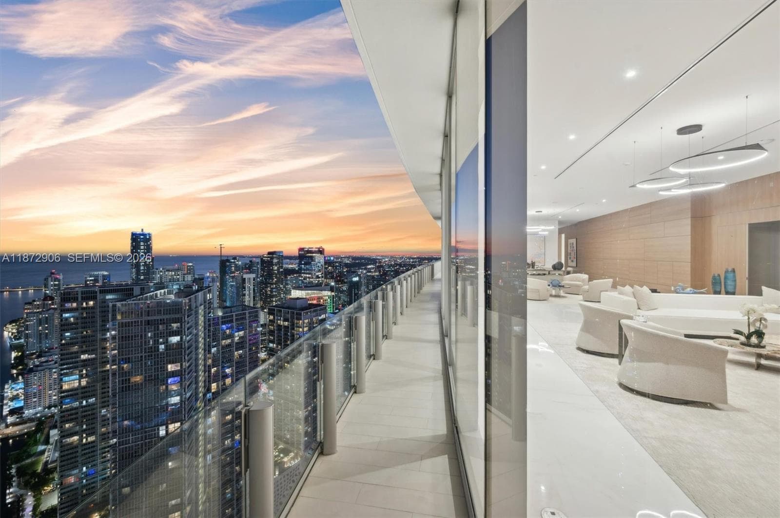 300 Biscayne Blvd Way, Miami FL 33131 — 99