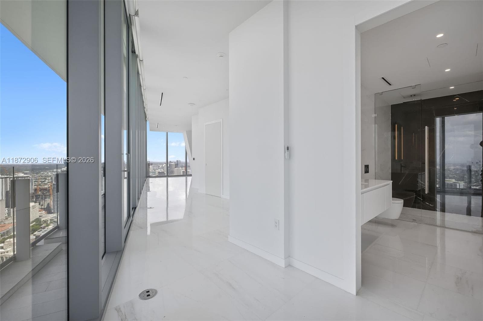 300 Biscayne Blvd Way, Miami FL 33131 — 62