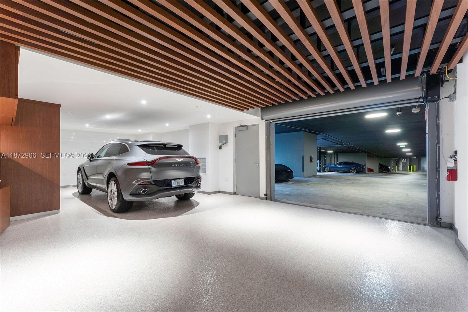 300 Biscayne Blvd Way, Miami FL 33131 — 72