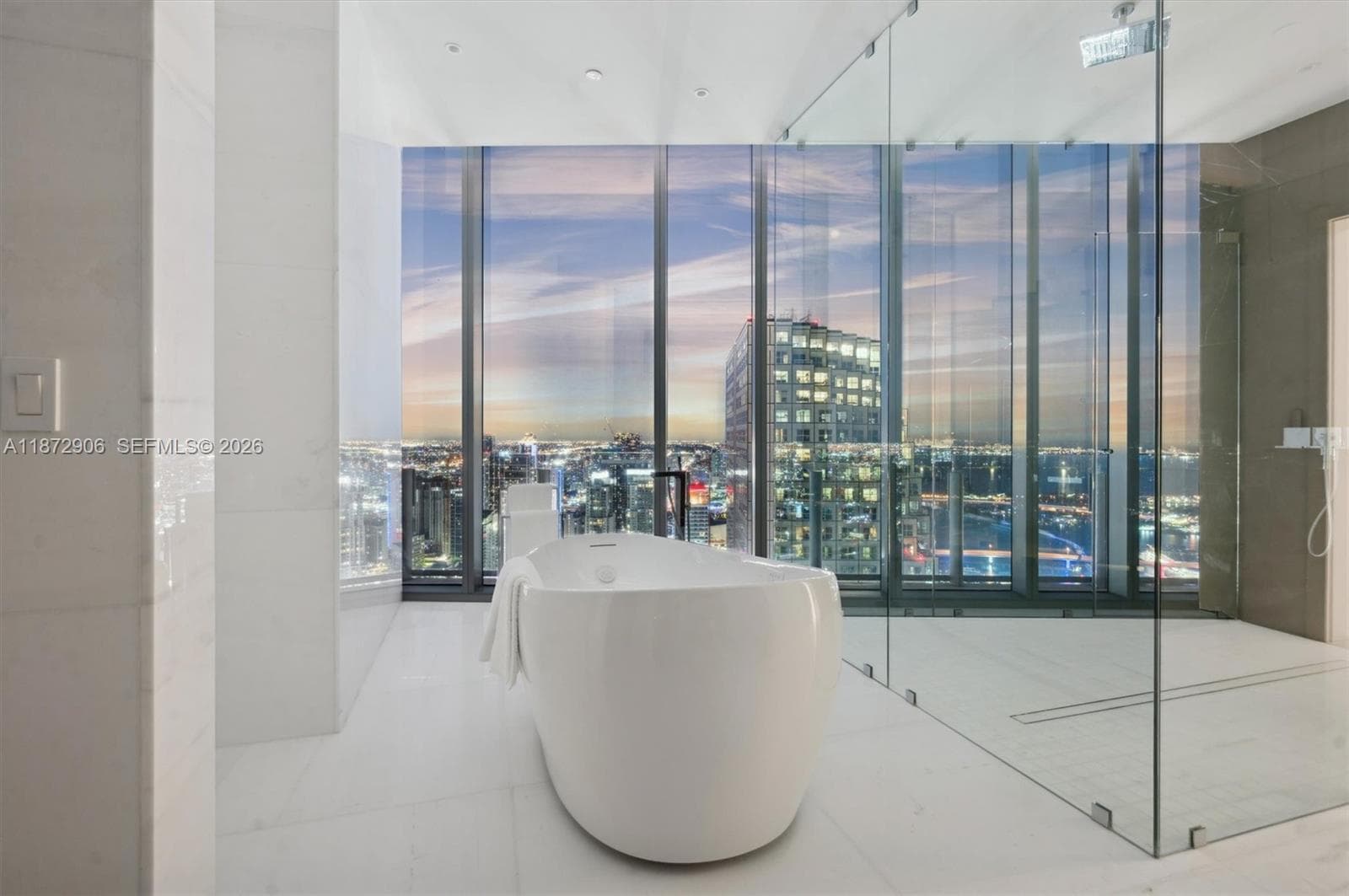 300 Biscayne Blvd Way, Miami FL 33131 — 95