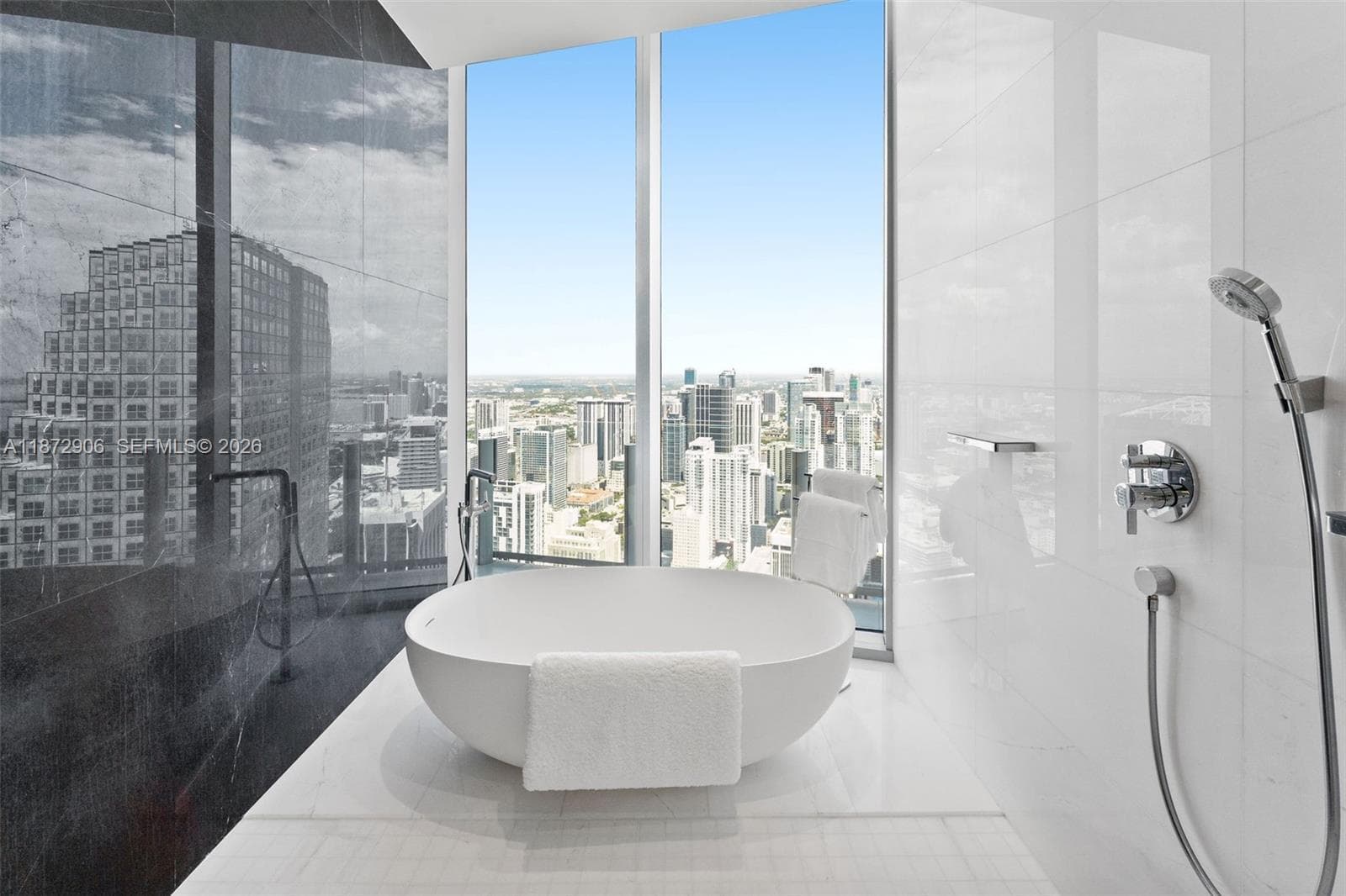 300 Biscayne Blvd Way, Miami FL 33131 — 60