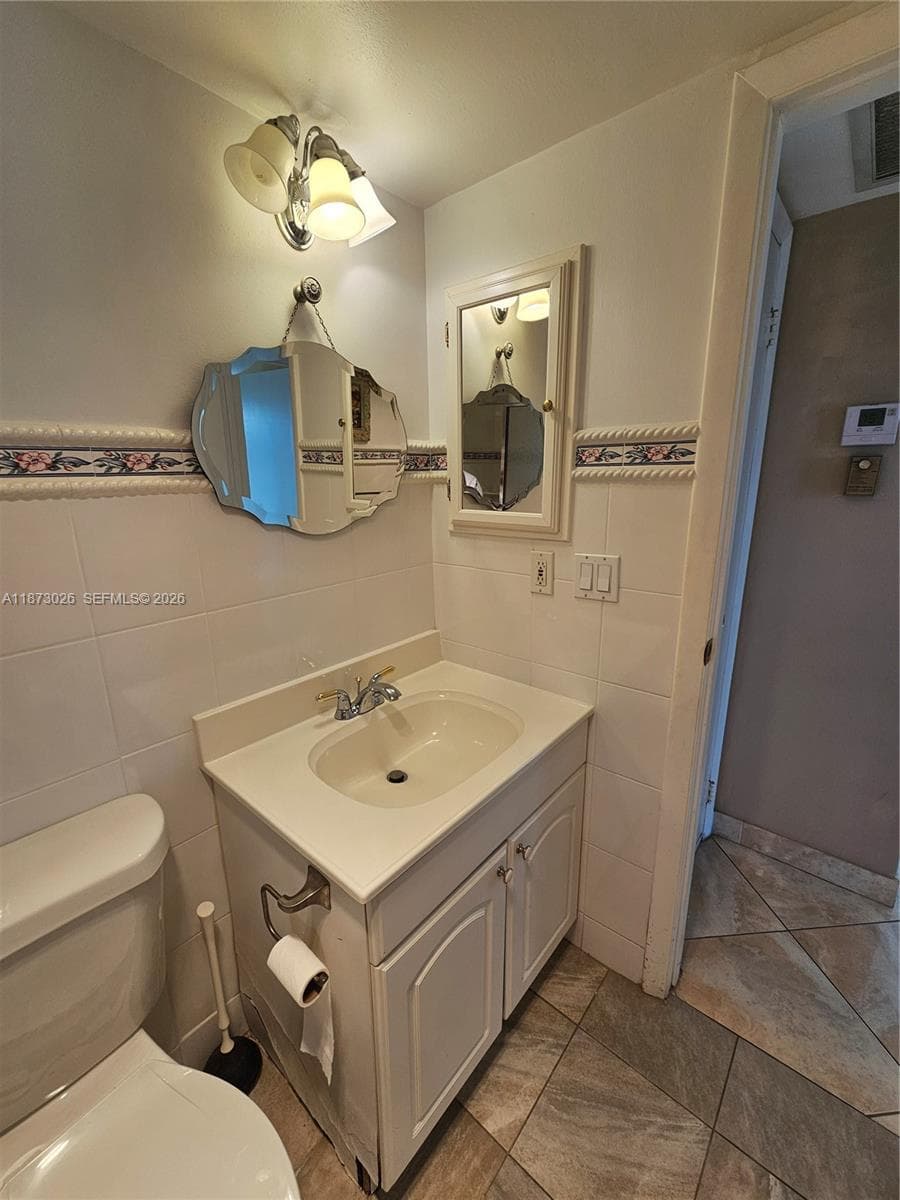20400 W Country Club Dr # 711, Aventura FL 33180 — 30
