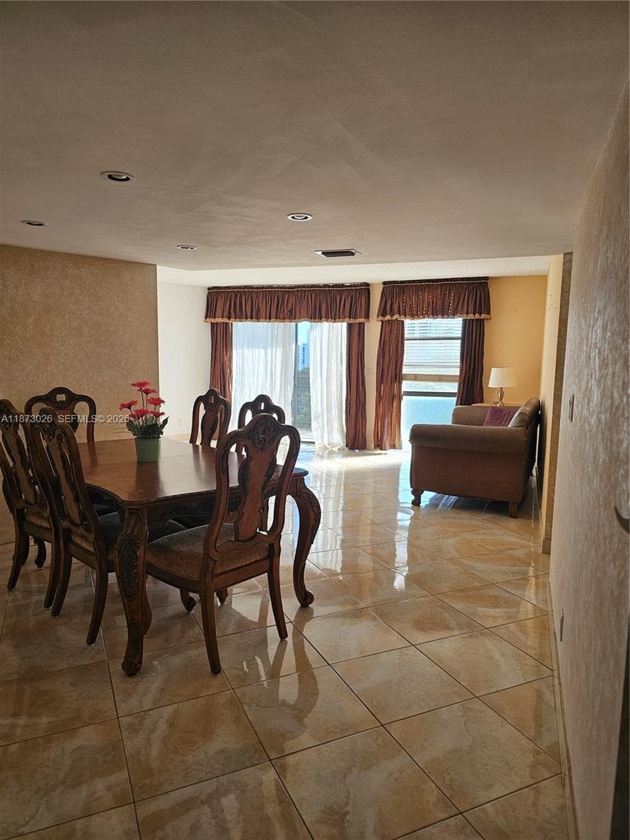 20400 W Country Club Dr # 711, Aventura FL 33180 — 11