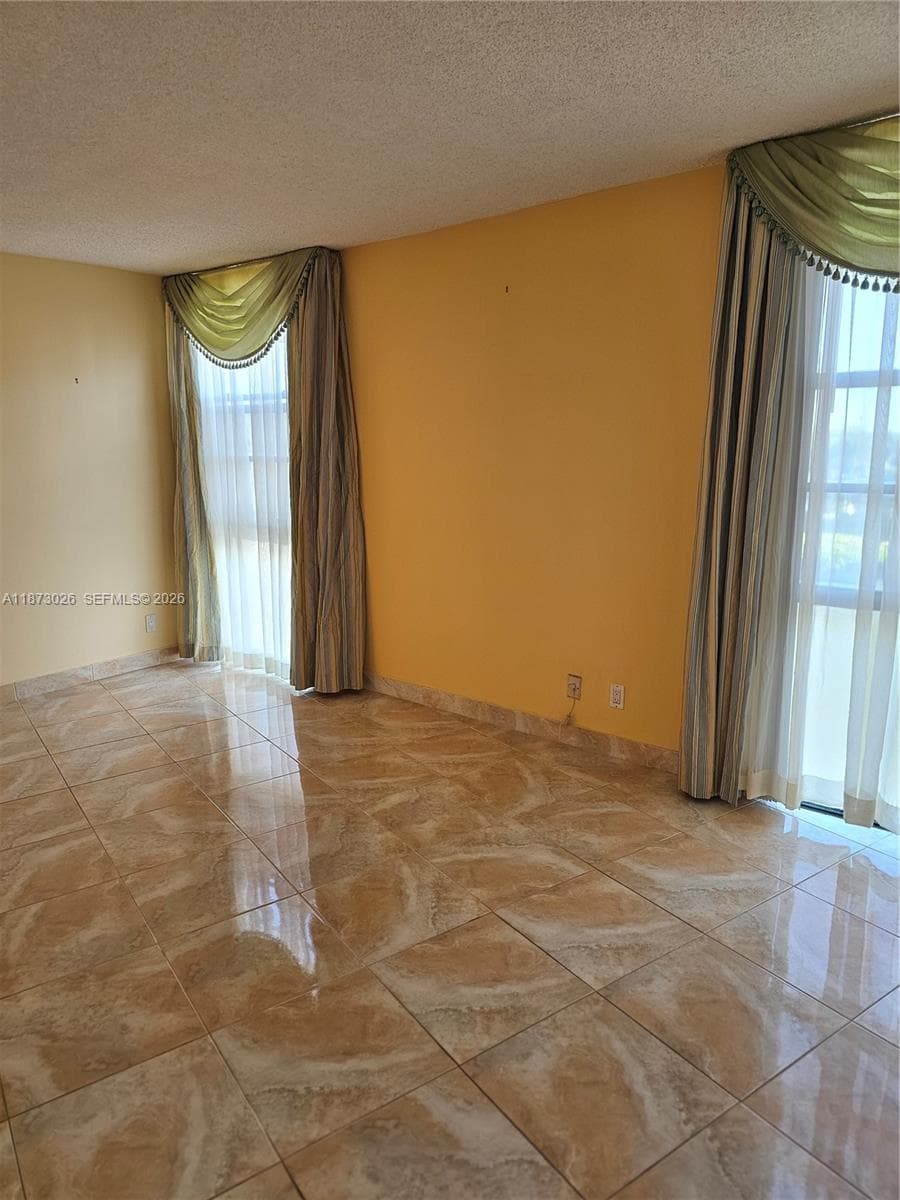 20400 W Country Club Dr # 711, Aventura FL 33180 — 21